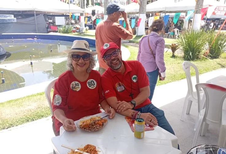 Lenilda Luna defende Reforma Agrária e fortalecimento da agricultura familiar em visita à Feira do MST