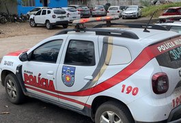 Homem reage a assalto em viaduto perto de atacarejo em Arapiraca; celular foi roubado por dupla