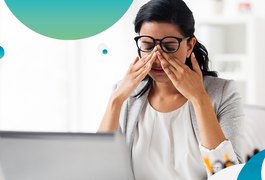 “Vista cansada” atinge 100% dos adultos acima dos 40 anos e se torna cada vez mais precoce em jovens no Brasil