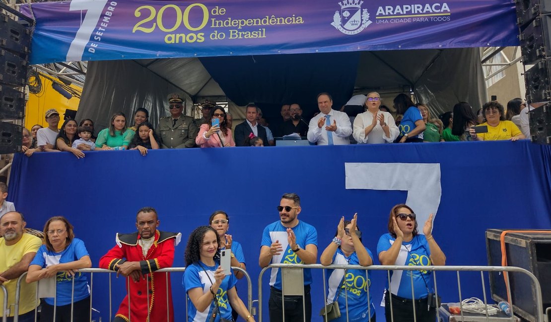 VÍDEO. Multidão prestigia desfile de 7 de Setembro após dois anos de pandemia, em Arapiraca