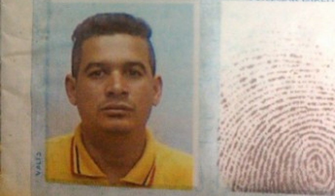 Polícia prende homem com arma de fogo após perseguição no bairro Brasiliana em Arapiraca
