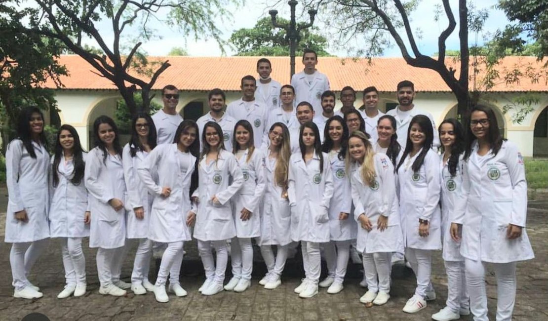 Alunos de Medicina da Ufal Arapiraca cobram aulas EAD como ocorre em Maceió