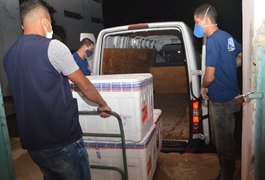 Alagoas recebe 40.960 doses de vacinas Astrazeneca e Pfizer