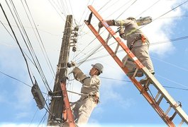 Criança sofre descarga elétrica em poste de iluminação pública