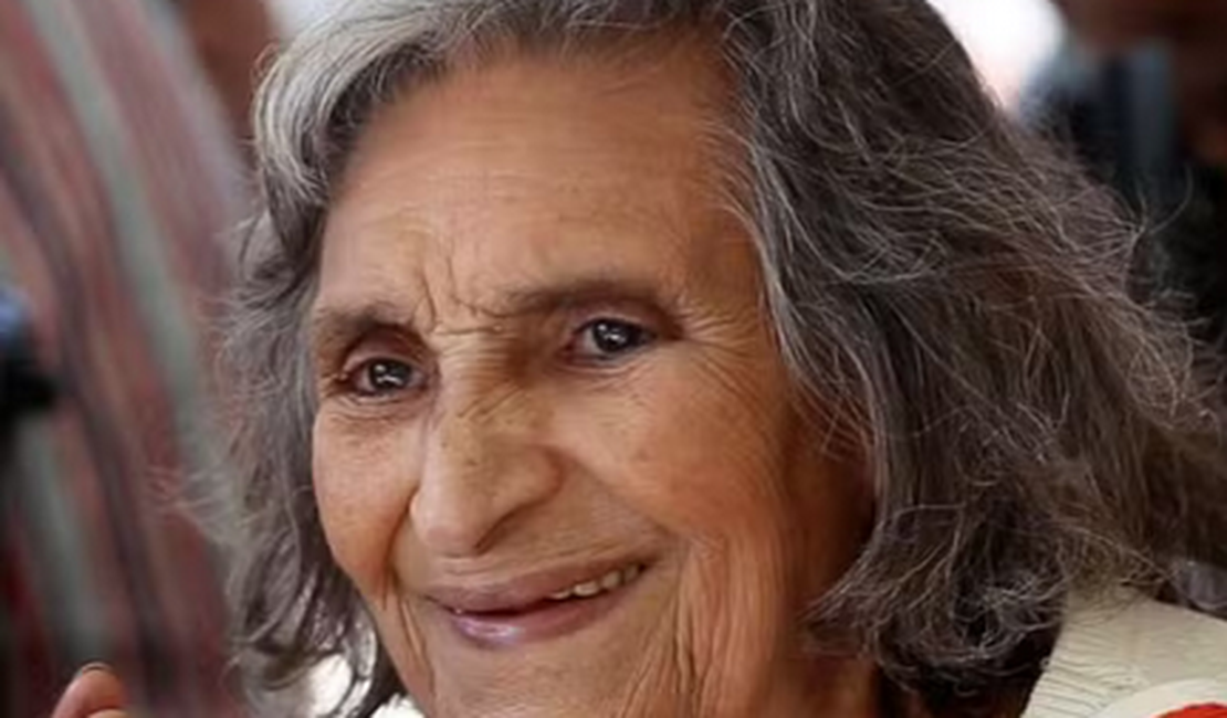 Sergipana apontada como mulher mais alta do mundo em concurso do Chacrinha morre aos 77 anos