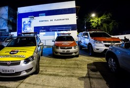 Populares tentam espancar suspeito de tentativa de estupro contra crianças de 11 e 14 anos