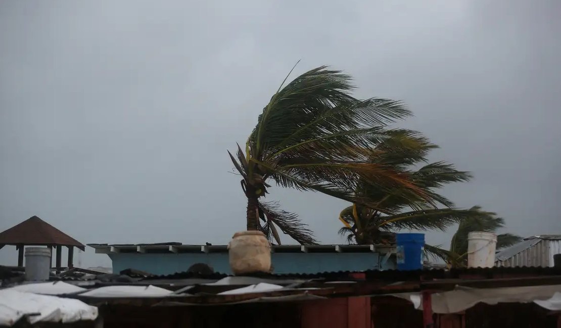 Furacão Melissa baixa para categoria 3 perto de Cuba