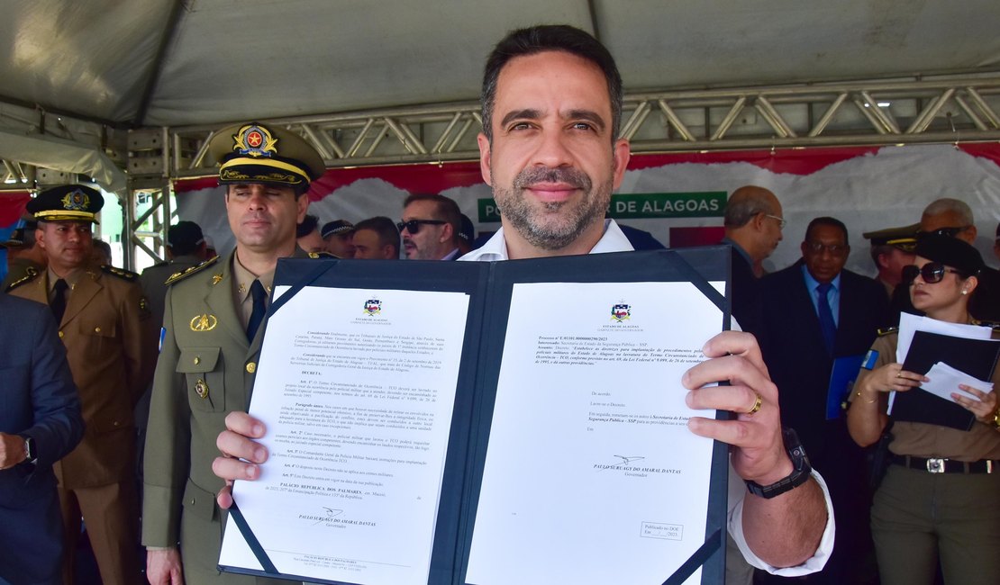 No aniversário da Polícia Militar de Alagoas, Paulo Dantas assina decreto que autoriza PMs a lavrar TCO