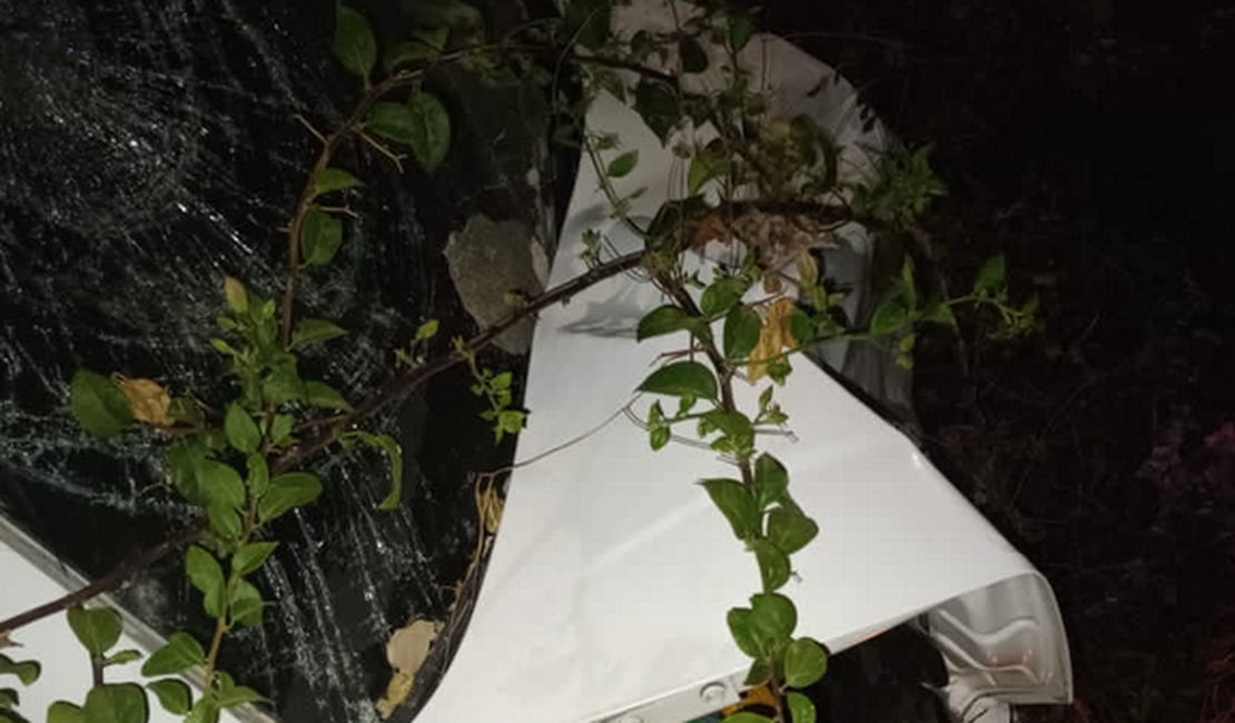 Batida entre carro e moto deixa três pessoas feridas na zona rural de Craíbas