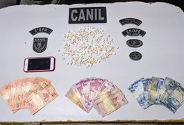 Canil do 3° BPM apreende quase 300 pedras de crack com homem e adolescente em Arapiraca