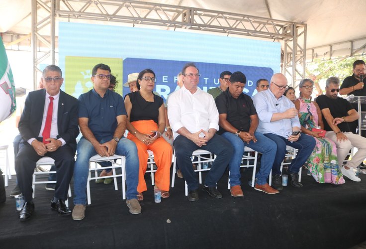 VÍDEO: Prefeito Luciano Barbosa entrega ginásio poliesportivo e campo de futebol society no Brisa do Lago