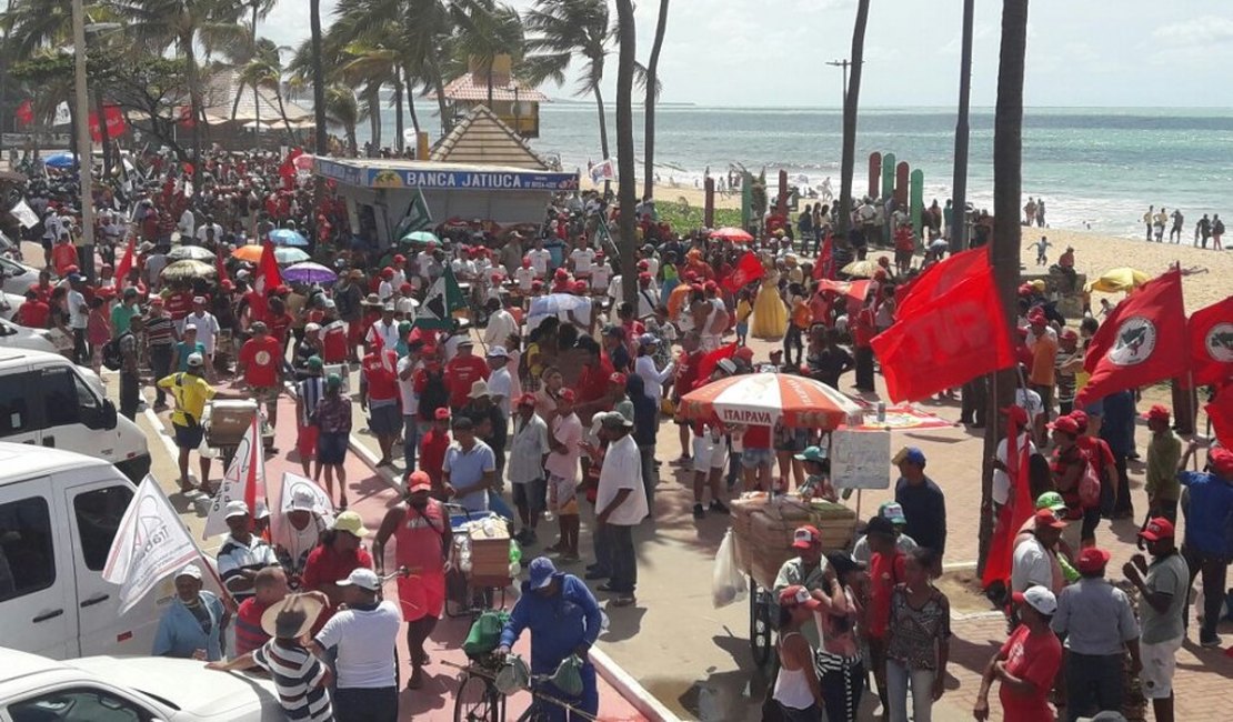 Sindicatos e trabalhadores rurais voltam às ruas contra reformas do governo