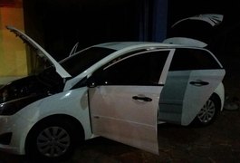Carro de sergipana sequestrada é rastreado e encontrado em AL; criminoso consegue fugir