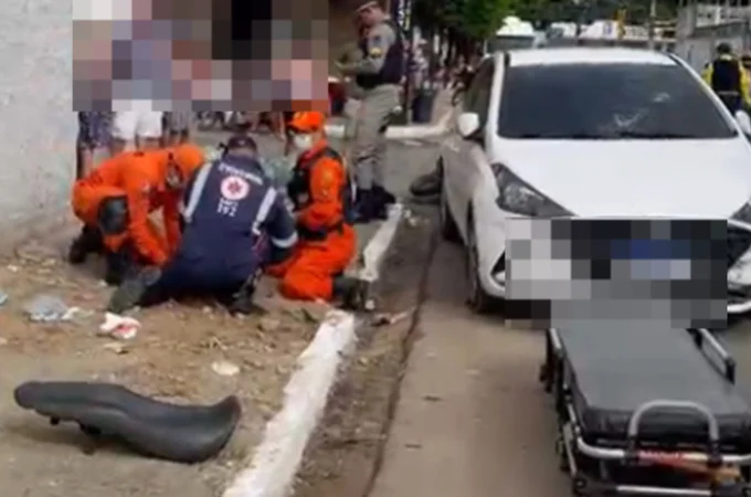 Colisão entre carro e motocicleta deixa feridos na Av. Pedro Leão, em Arapiraca