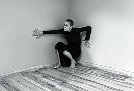 'Não tenho a menor necessidade de aparecer nua na frente de homem', diz Cássia Kis