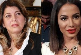 Roberta Miranda parabeniza Anitta por gravidez e cantora se revolta: 'Me erra!'