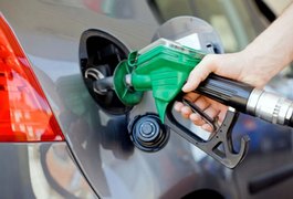 Preço da gasolina cai em AL, mas custo ainda está acima da média nacional