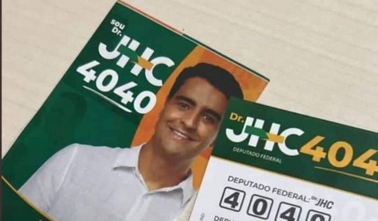 Justiça é acionada contra DR JAC que utiliza a foto do irmão, prefeito de Maceió, em santinho de campanha