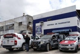 Mãe é presa por agressão após espancar filha de 9 anos com fio de energia em Maceió