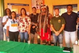 Equipe do Disque-Denúncia apresenta ferramenta a índios em Porto Real do Colégio