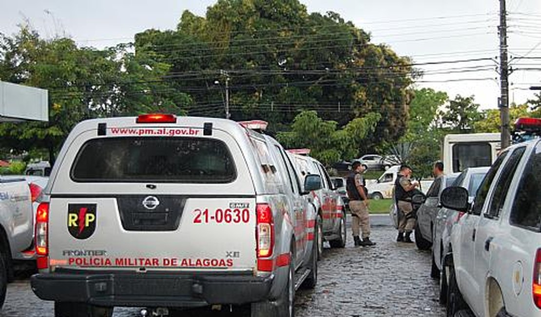 Policiais cruzam os braços e se aquartelam em Maceió