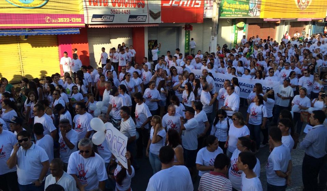 Milhares de pessoas vão as ruas em apoio ao Movimento “Arapiraca Segura”