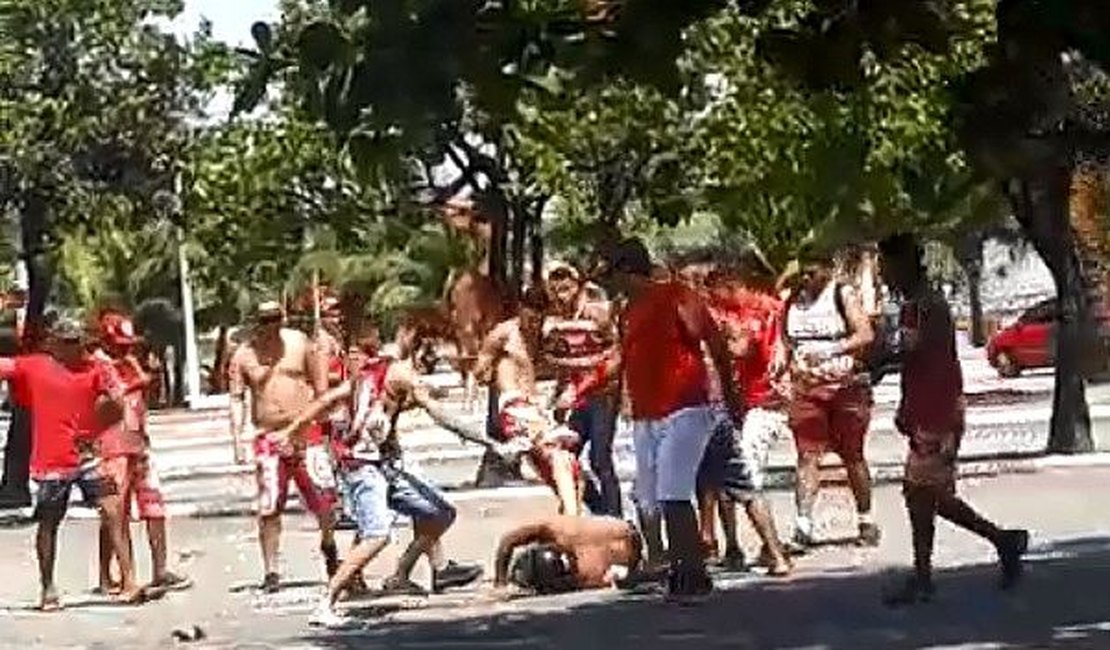 Antes do jogo: Homem é agredido por torcedores do CRB no Jaraguá
