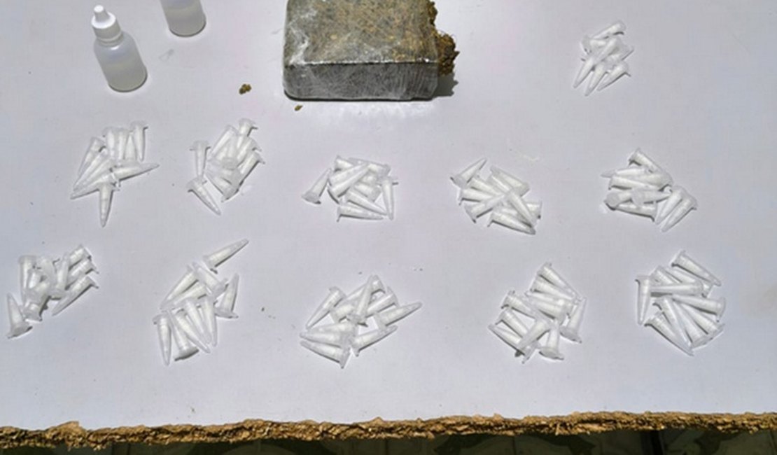 Arapiraca: Homem foge e deixa para trás sacola com maconha, cocaína e lança-perfume