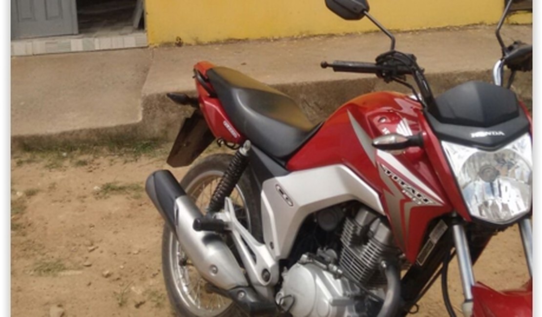 No bairro Planalto, Força Tática localiza motocicleta roubada no interior de residência