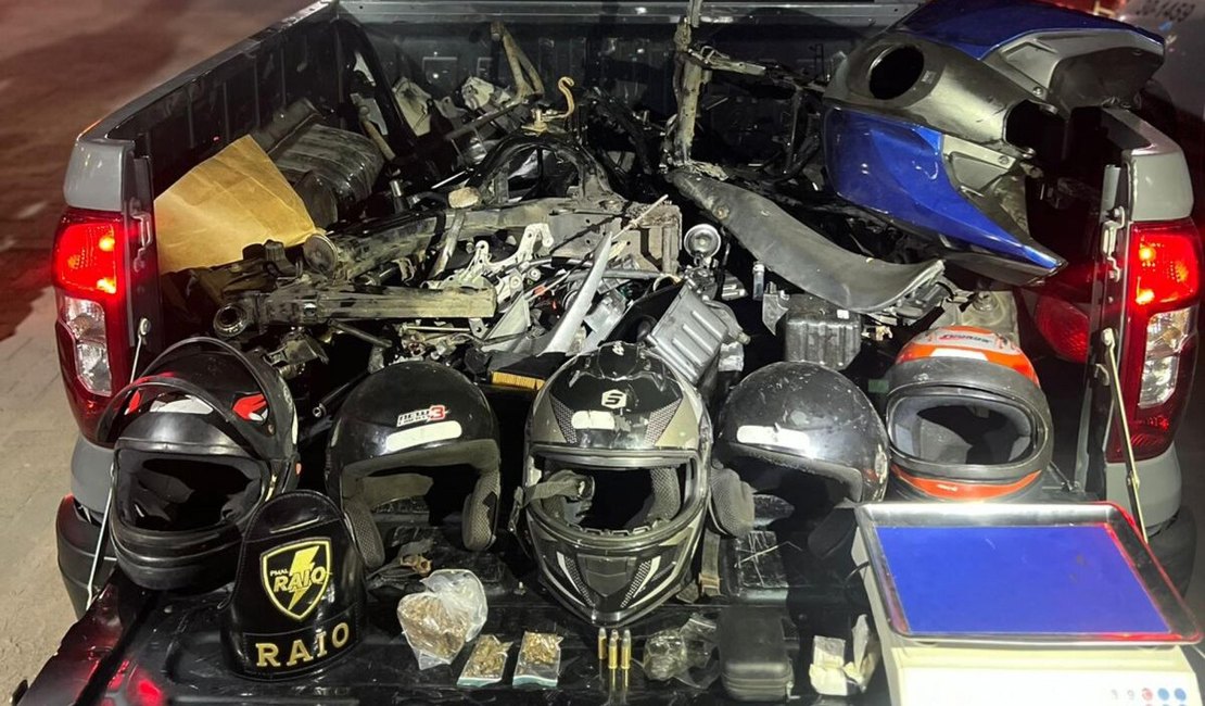 PM flagra desmanche de motocicletas em residência no Clima Bom