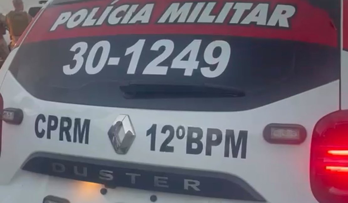 Homem é preso por violência doméstica após mulher e filhos dormirem na varanda de casa, em Maceió