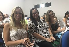 Profissionais da Saúde de Limoeiro participam de workshop em Arapiraca