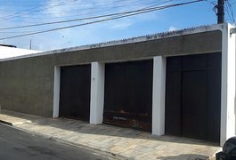 Ex-baterista da banda de axé Cannibal é encontrado morto em residência no Farol