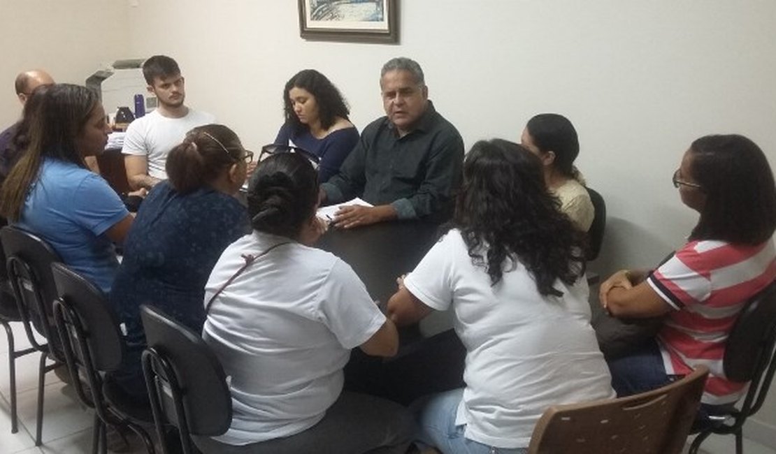 SMTT recebe comissão de moradores e garante fiscalização na Avenida Muniz Falcão, em Arapiraca