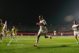 São Paulo vence o Corinthians por 2 a 0, reverte vantagem e está na final da Copa do Brasil