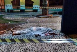 Homem é assassinado a tiros na frente uma igreja evangélica em São Miguel dos Campos