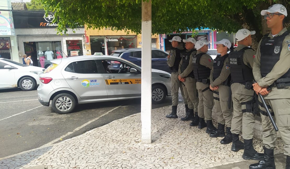 Militares do 3° BPM e alunos do CFAP intensificam policiamento no Centro de Arapiraca