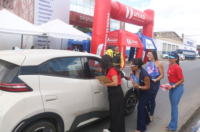 Ação social pré-carnavalesca leva serviços de saúde, cidadania e educação no trânsito em Arapiraca