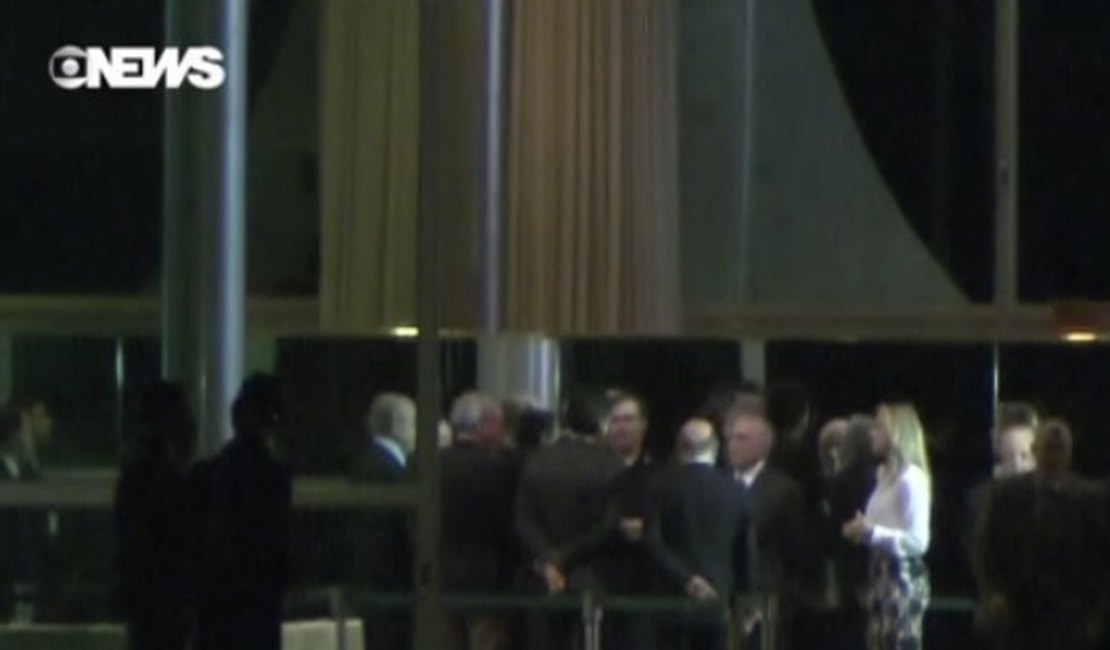 Temer pedirá apoio à PEC do teto em jantar nesta quarta com senadores