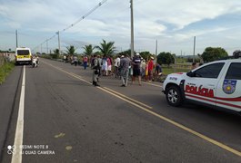 Ciclista morre em colisão com van escolar em Campo Grande, AL