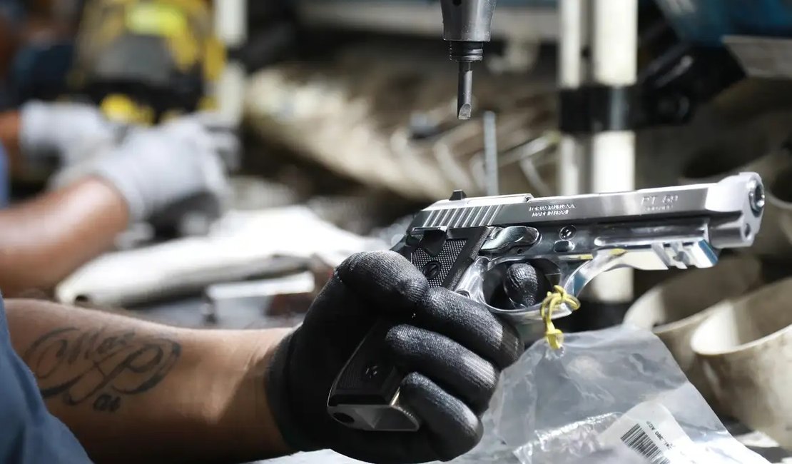Registro de armas de fogo em 2023 caiu 82% em relação ao ano anterior