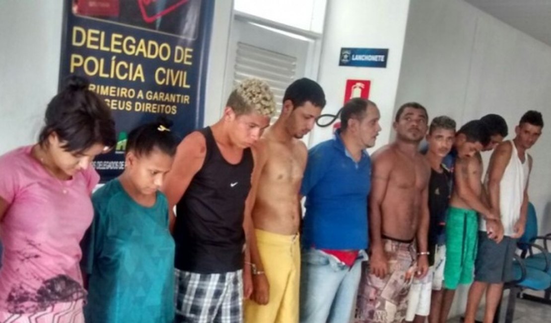 Polícia prende 11 suspeitos, com armas e drogas, durante a operação