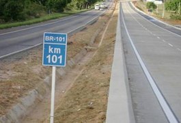 Bandidos assaltam dois ônibus interestaduais na BR-101 em Alagoas