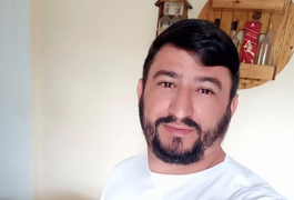 Carro capota após batida contra mureta e motorista morre em Jaramataia