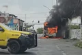 Passageiros escapam minutos antes das chamas se alastrarem em ônibus em Maceió