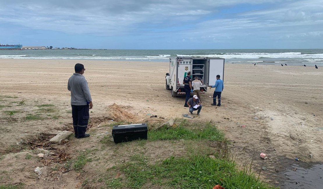 Perícia afirma que travesti encontrada em praia de Maceió morreu após sofrer asfixia