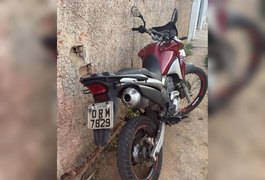 Motocicleta furtada é recuperada pela Polícia Militar em Arapiraca