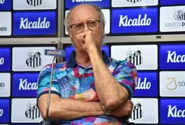 Paulo Roberto Falcão deixa cargo no Santos após denúncia de importunação sexual