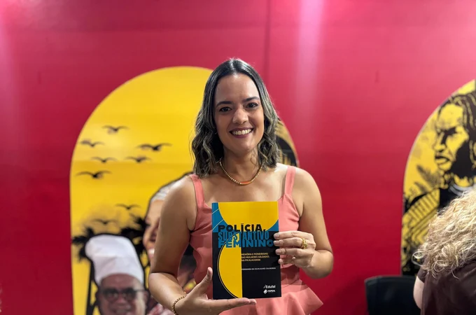 Policial militar alagoana eterniza pioneiras da PM em livro lançado na Bienal