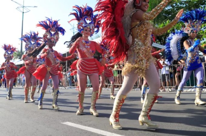 Com a presença de estudantes, desfile comemora 207 Anos da Emancipação Política de Alagoas